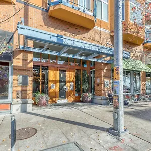 belltown-court-ii.seattlehotelsites.com/
